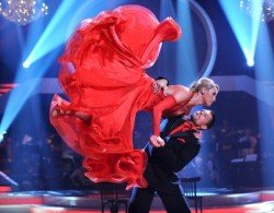 Alexandra Meissnitzer mit Florian Gschaider bei Dancing Stars 2011 - Foto: ORF/Ali Schafler