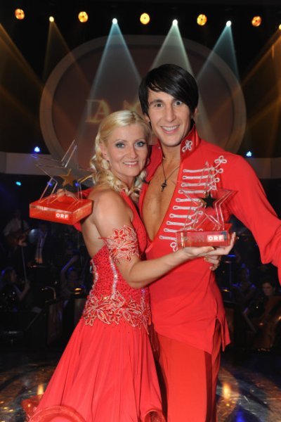 Dancing Stars 2011 - Astrid Wirtenberger und Balazs Ekker - Foto: ORF / Ali Schafler