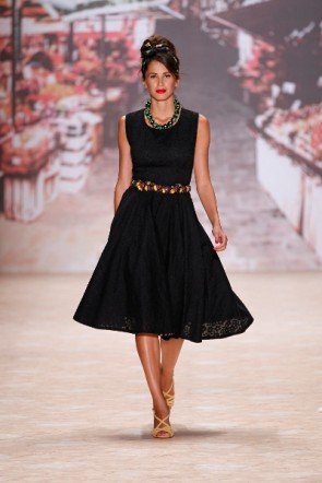 Schwarzes Kleid von Lena Hoschek für die Sommermode 2012 auf MBFW Juli 2011