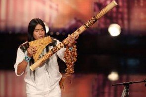 Supertalent 2011 - Juan Leonardo Santillan Rojas mit Panflöte - Foto: (c) RTL / Stefan Gregorowius