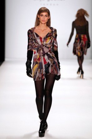 Anja Gockel Kleid kurz bunt Mercedes Benz Fashion Week 2012