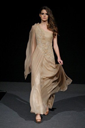 Christina Duxa - klassisch griechisches Kleid zur MB Fashion Week 2012 Berlin