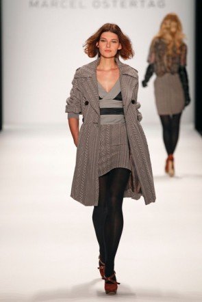 Marcel Ostertag - andere Grau-Variation zur MB Fashion Week 2012 im Januar