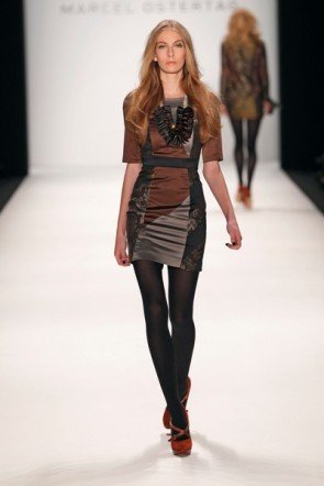 Marcel Ostertag - viele Mini-Kleider in der Kollektion zur MB Fashion Week 2012
