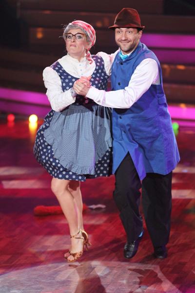 Stefanie Hertel und Sergiy Plyuta bei Lets dance 2012 - Foto: (c) RTL / Stefan Gregorowius