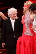 Joana Zimmer mit Oma bei Lets dance 2012 - (c) RTL / Stefan Gregorowius