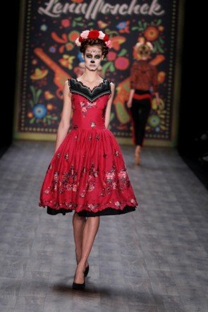 Kleid im Country-Look von Lena Hoschek zur MB Fashion Week Berlin 2012