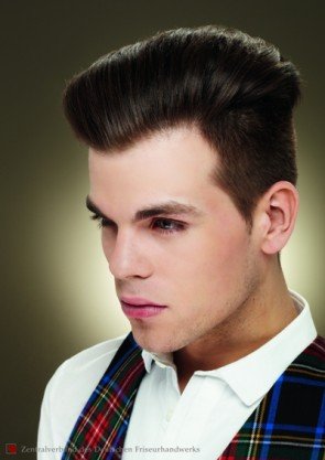 Der gleiche Haarschnitt im Rockabilly-Styling - Foto vom ZV des Friseurhandwerks