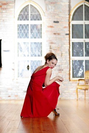 Rotes Kleid von Mava Lou - Foto: © Elan Fleisher 2012