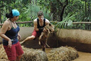 Joey Heindle und Iris Klein im Dschungel-Camp zur Schatzsuche - Foto: (c) RTL / Stefan Menne