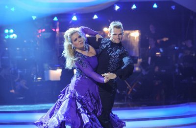 Vadim Garbuzov - Susanna Hirschler in Show 3 Dancing Stars 2013mit einem Paso Doble - Foto: (c) ORF - Ali Schafler