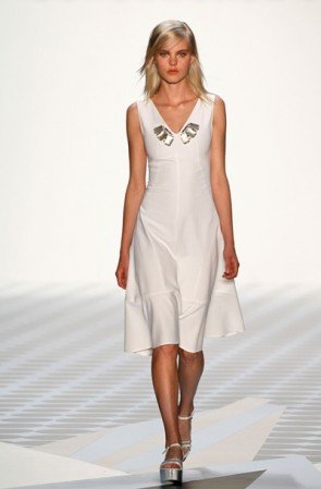 Weiß als bestimmende Farbe bei Schumacher Fashion Week Berlin für Sommer-Mode 2014 - 5