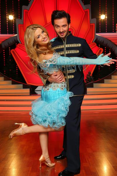 Susan Sideropoulos und Stefano Terrazzino bei Let's dance - Let's christmas - Foto: (c) RTL / Stefan Gregorowius