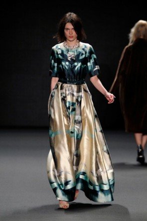Kleid von Alena Akhmadullina zur Fashion Week Berlin Januar 2014 - 05