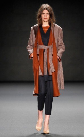 Lagen-Look von Alena Akhmadullina zur Fashion Week Berlin Januar 2014 - 13