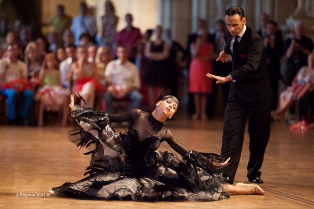 Donatas Vezelis - Lina Chatkeviciute gewinnen EM 2014 Showdance - Foto: (c) Regina Courtier