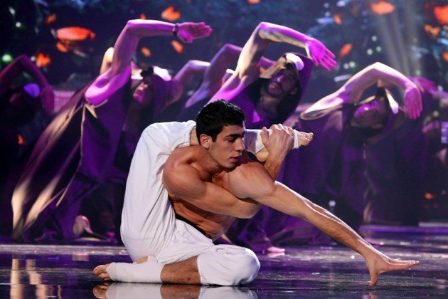Emin Abdullaev verbiegt sich im Finale Supertalent 2014 - Foto: © RTL – Stefan Gregorowius