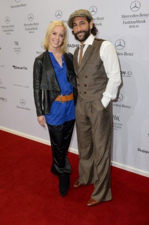 Isabel Edvardsson mit Massimo Sinato auf der MB Fashion Week Berlin Januar 2015