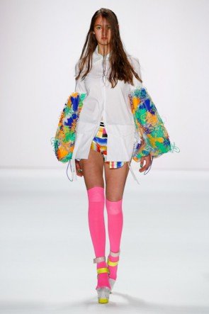 Bunte Mode für den Sommer 2016 von Fyodor Golan zur Fashion Week Berlin 10.7.2015 - 15