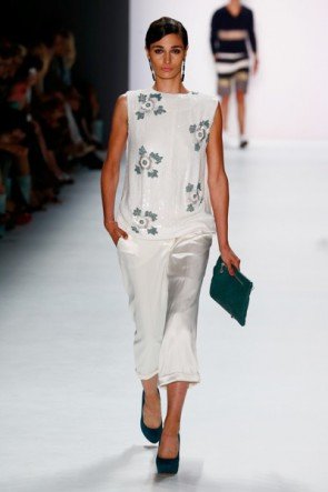 Frühjahr-Sommer-Mode 2016 von Guido Maria Kretschmer zur Fashion Week Berlin Juli 2015 - 16