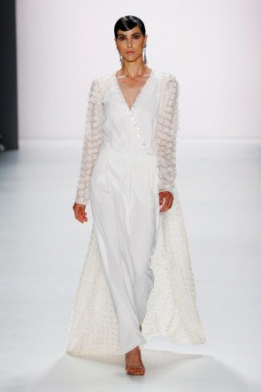 Frühjahr-Sommer-Mode 2016 von Guido Maria Kretschmer zur Fashion Week Berlin Juli 2015 - 39
