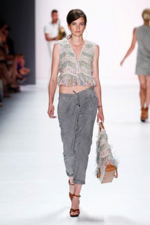 Hellgrau Sommer-Mode 2016 von Riani - Fashion Week Berlin Juli 2015 - 1