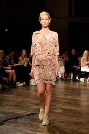 Marcel Ostertag Kollektion Frühjahr-Sommer 2016 Mercedes-Benz Fashion Week 2015 7.7.2015 - 12