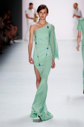 Pastell Grün Sommer-Mode 2016 von Riani - Fashion Week Berlin Juli 2015 - 1