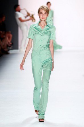 Pastell Grün Sommer-Mode 2016 von Riani -  Fashion Week Berlin Juli 2015 - 2