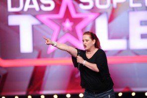 Andrea Böhm - Kandidatin beim Supertalent 10.10.2015 - Foto: (c) RTL - Frank Hempel