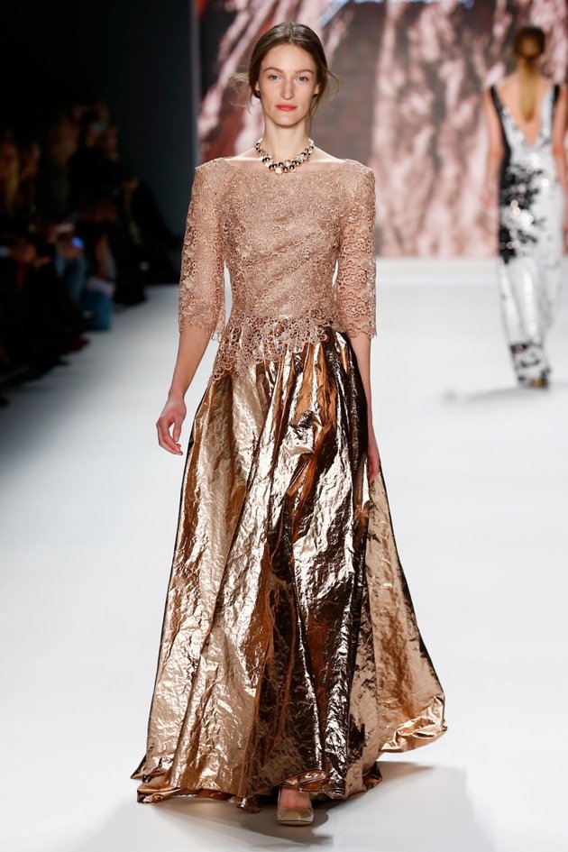 Gala-Kleid von Minx by Eva Lutz Mode Herbst-Winter-2016-2017 Fashion Week Berlin Januar 2016 - Model Franziska Müller Gala-Kleid von Minx by Eva Lutz Mode Herbst-Winter-2016-2017 Fashion Week Berlin Januar 2016 - Model Franziska Müller