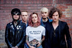 Jennifer Rostock rockt Genau in diesem Ton - Die neue CD