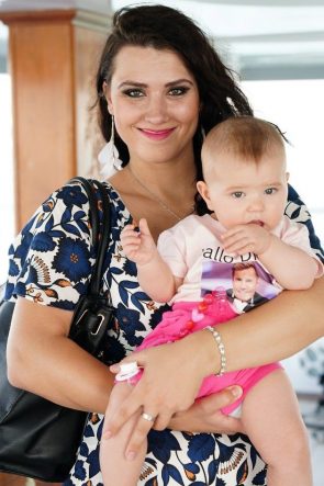 Angelika Ewa Turo mit ihrer Tochter Luna