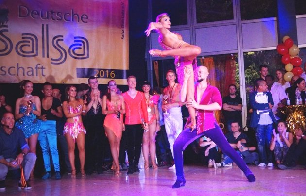 Deutsche Salsa Meisterschaft 2017 - Salsa-Tänzer jetzt bewerben - vorn Salsa-Meister Kamil Kaminski - Natalie Metzdorf 2016