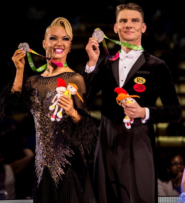 Dmitry Zharkov – Olga Kulikova aus Russland - Platz 2 Standardtänze World Games 2017