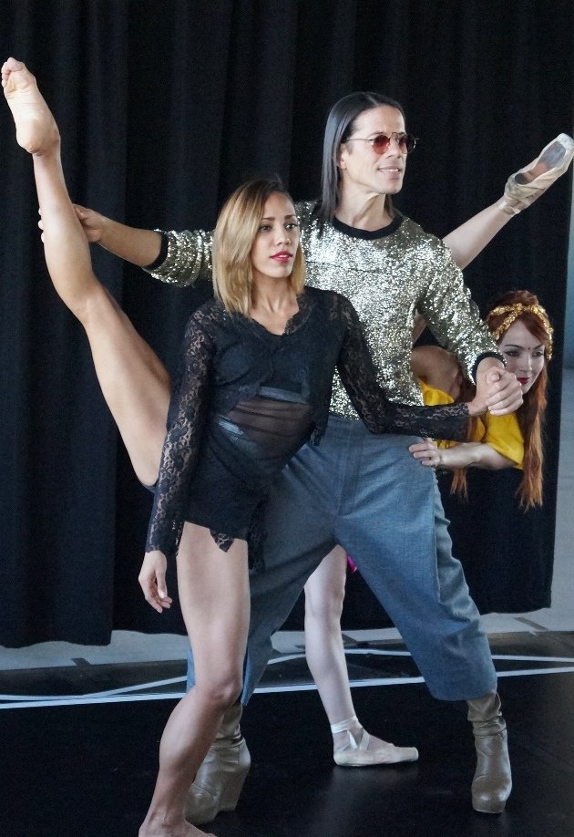 Jorge Gonzalez und Tänzerinnen Barbara Lisandra Patterson Sanchez und Mariem Valdés Martínez - 7