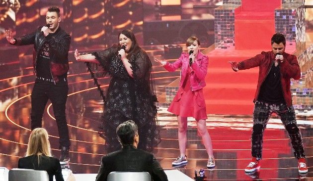 Alle 4 Finalisten DSDS 2018 beim gemeinsamen Song im Finale