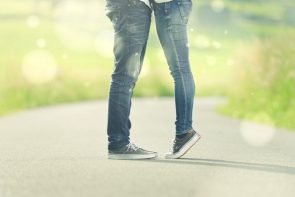 Mit Jeans kommen Männer gut durch das Jahr