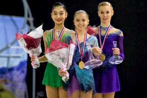 Siegerehrung Junior Grand Prix Eiskunstlauf Damen Courchevel 2019 - hier im Bild Seoyeong Wi (Südkorea), Kamila Valieva und Maiia Khromykh (beide Russland) - Foto: © International Skating Union (ISU)