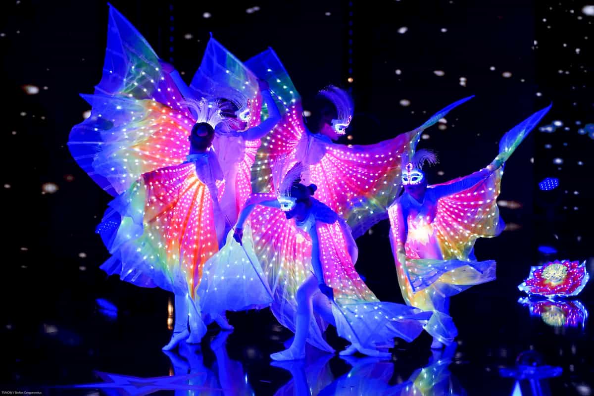 Licht-Show mit den Tänzerinnen der Z-Show beim Supertalent am 26.10.2019