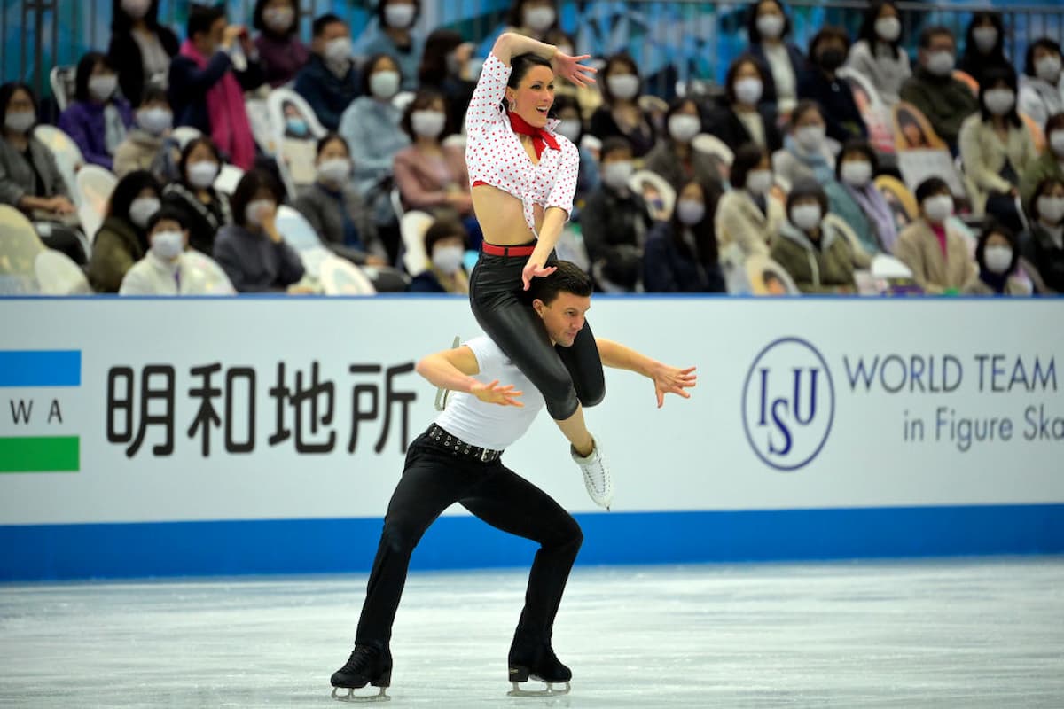 Charlene Guignard - Marco Fabbri Platz 2 bei der World Team Trophy 2021 in Osaka nach dem Rhythm Dance im Eistanz