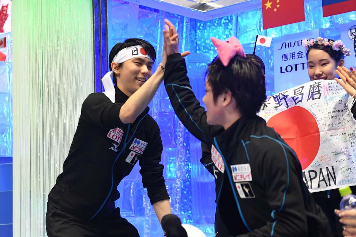 Eiskunstlauf World Team Trophy 2021 Ergebnisse aus Japan - hier im Bild Yuzuruh Hanyu und Shoma Uno bei einer der letzten World Team Trophy