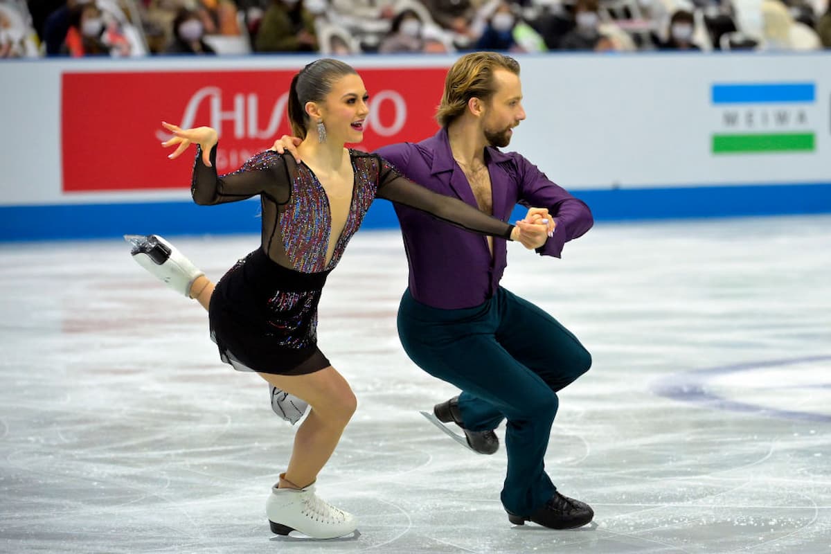 Kaitlin Hawayek - Jean-Luc Baker Platz 3 bei der World Team Trophy 2021 in Osaka nach dem Rhythm Dance im Eistanz