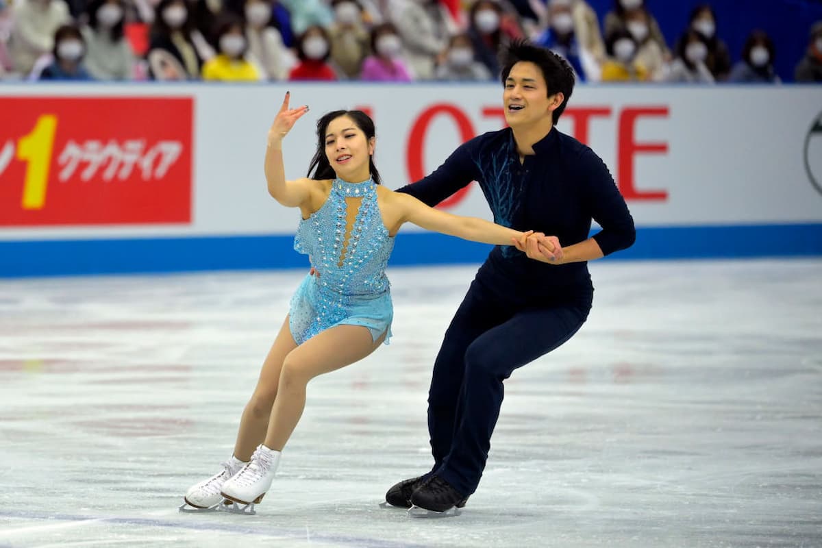 Riku Miura und Ryuichi Kihara für Japan im Paarlauf bei der World Team Trophy 2021