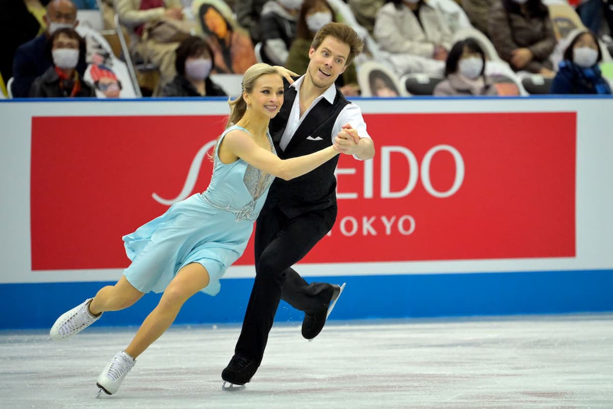 Victoria Sinitsina - Nikita Katsalapov Platz 1 bei der World Team Trophy 2021 in Osaka nach dem Rhythm Dance im Eistanz