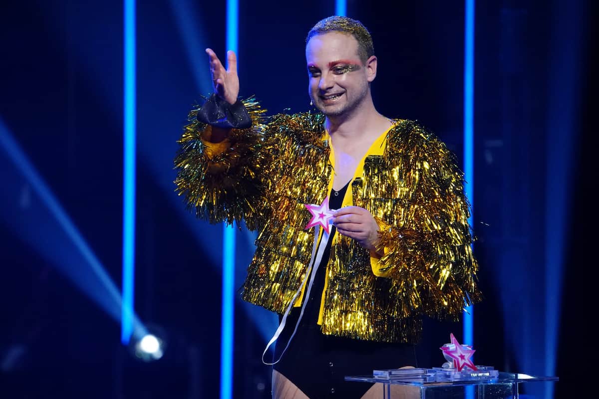Männerballett Finsterwalde (hier Sebastian Loos) weiter im Live-Halbfinale Supertalent 2021