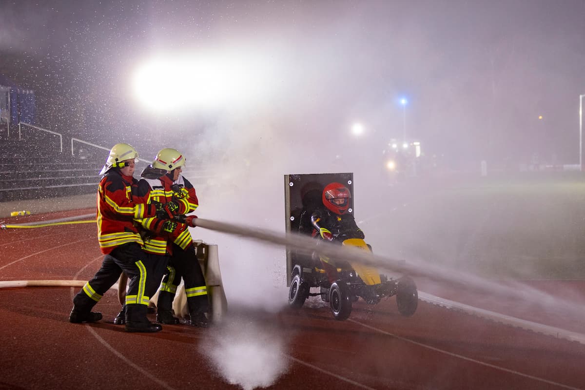 Außenwette mit der Freiwilligen Feuerwehr Hohe Elbgeest und Dennis Krupp bei Wetten, dass.. am 6.11.2021