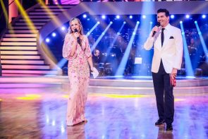 Dancing Stars 5.11.2021 Kritik, Kommentar, Meinung - hier im Bild Mirjam Weichselbraun und Norbert Oberhauser, die Moderatoren der Dancing Stars 2021