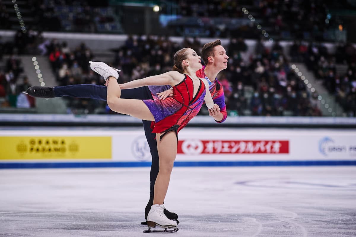 Iuliia Artemeva - Mikhail Nazarychev aus Russland beim ISU Grand Prix Turin 2021