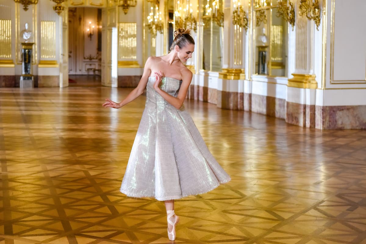 Elena Bottaro tanzt beim Ballett zum Neujahrskonzert 2022 der Wiener Philharmoniker